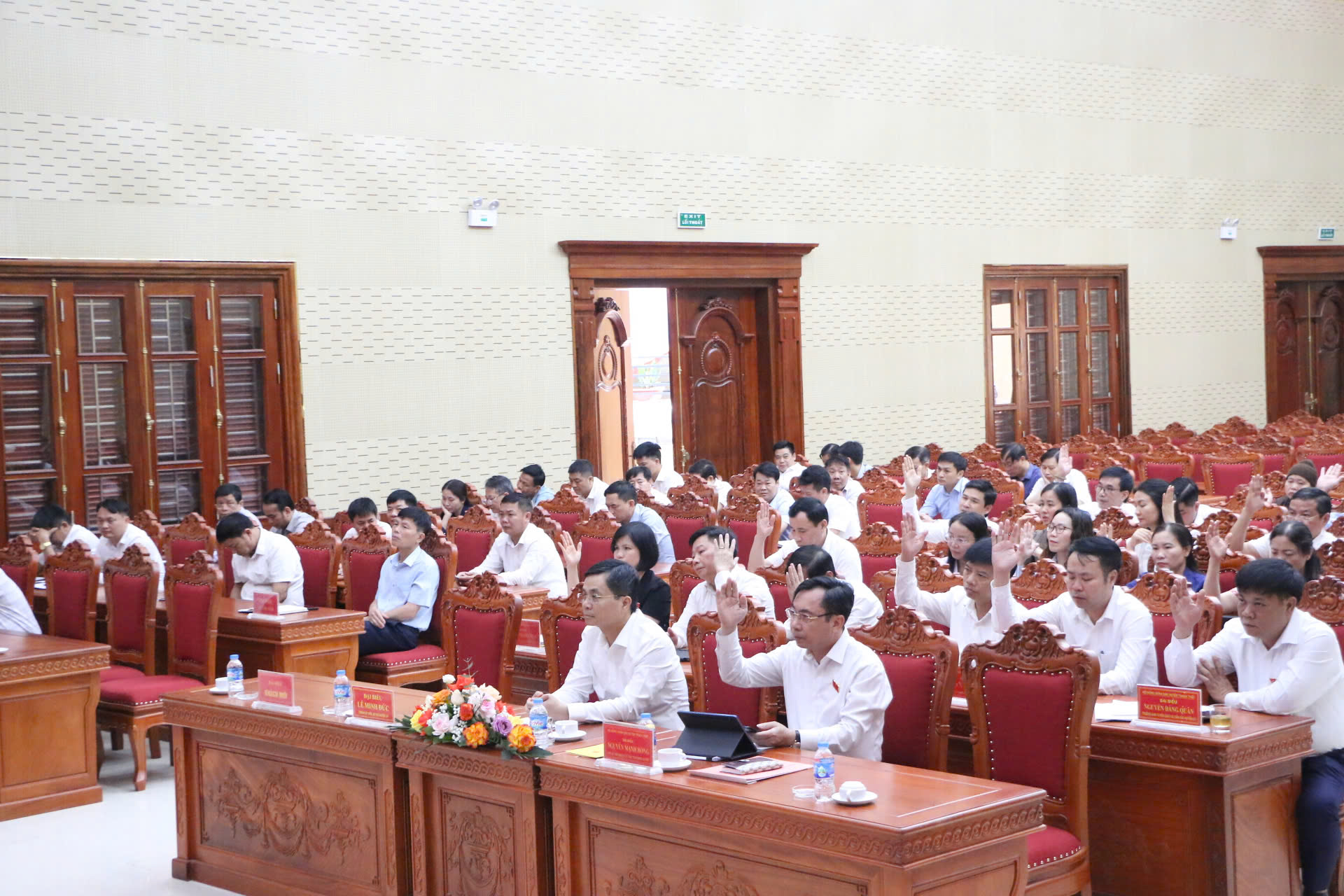 HĐND huyện Thạch Thất tổ chức kỳ họp chuyên đề thông qua phương án sắp xếp đơn vị hành chính và quyết toán ngân sách