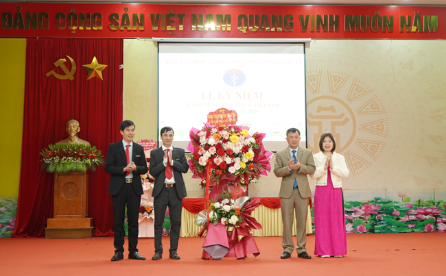 Tân Xã: Gặp mặt kỷ niệm 70 năm Ngày Thầy thuốc Việt Nam